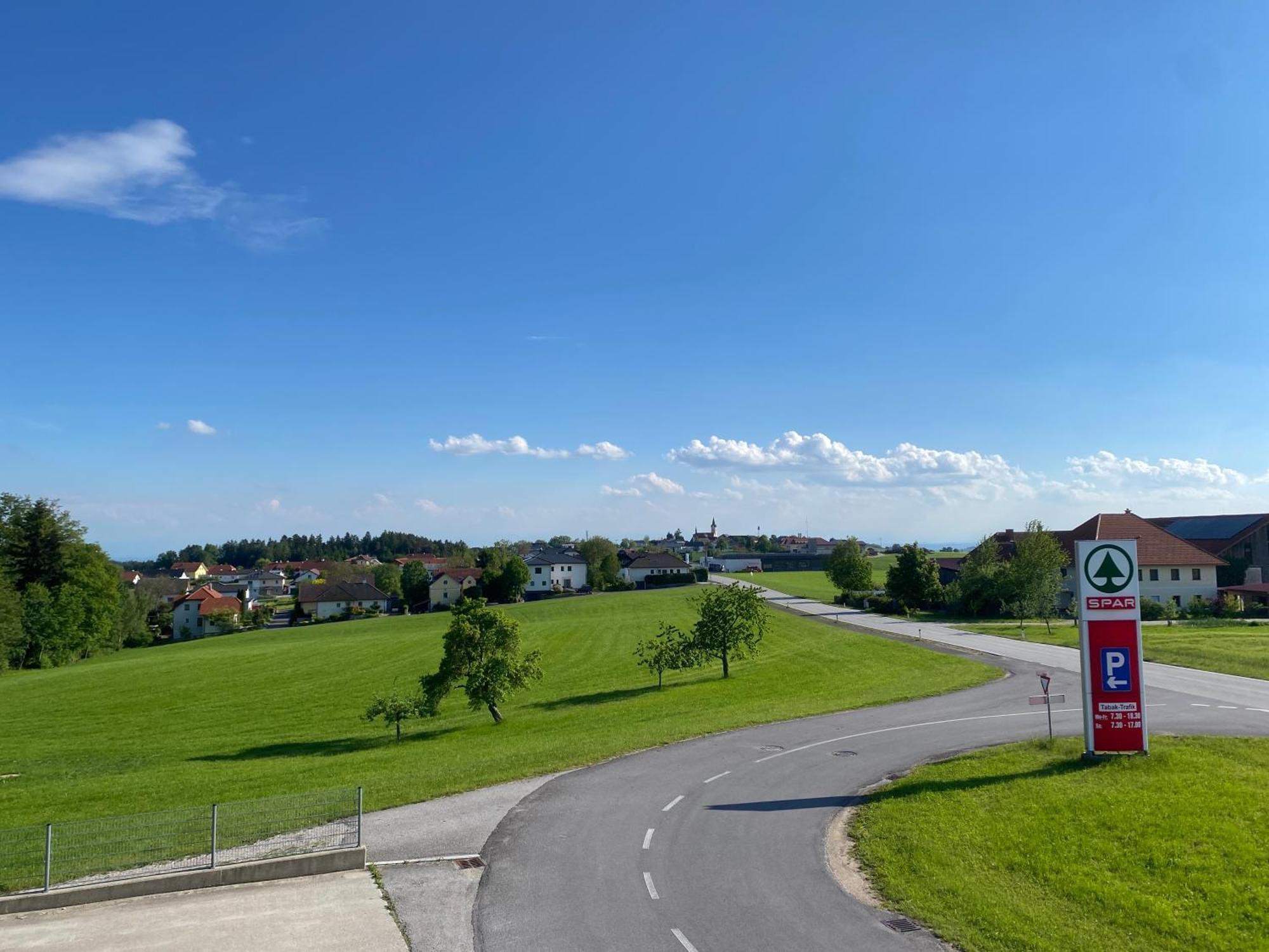Wohnung City Nord Mit Balkon Herzogsdorf Zewnętrze zdjęcie